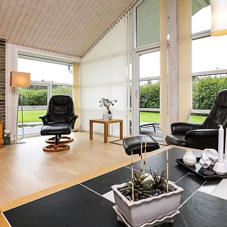 8 Person In * Fjerritslev